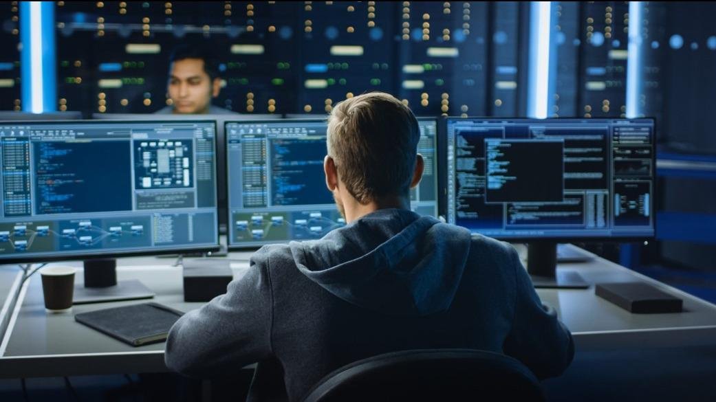How to Write a Strong Tech Resume for the UAE